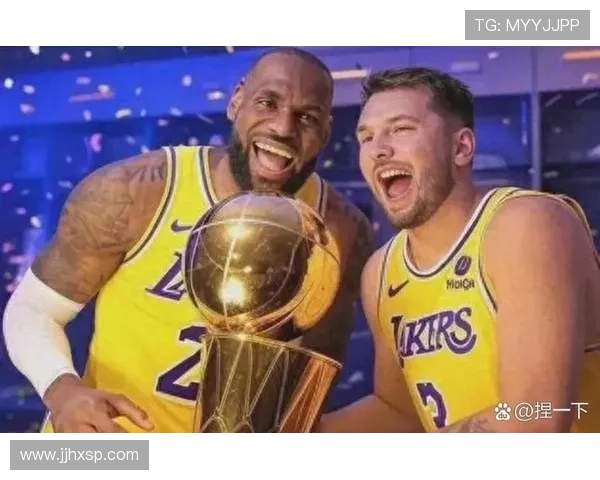 詹姆斯领衔湖人季前赛首战大胜，浓眉状态火热团队表现亮眼